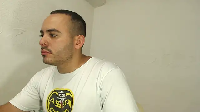 Ana ThiagoxX online show from 05/05/26, 09:56