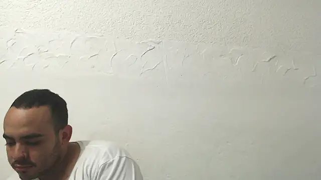 Snapshot of Ana_ThiagoxX chatting on 05/15/26, 11:45 Ana ThiagoxX online show from 05/15/26, 11:45