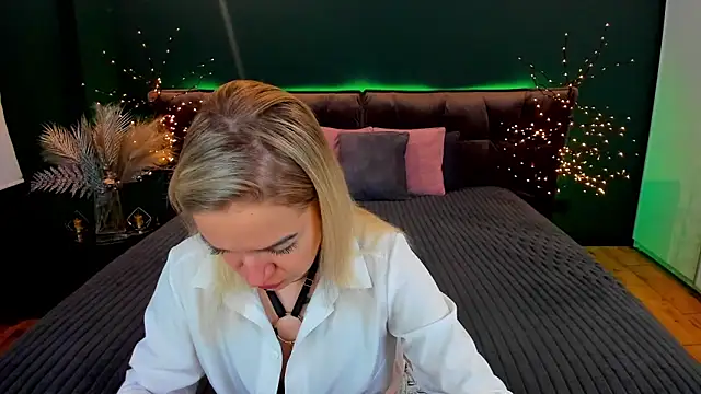 Anna Snows online show from 09/15/25, 12:05