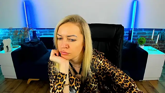 Anna Snows online show from 09/23/25, 12:08