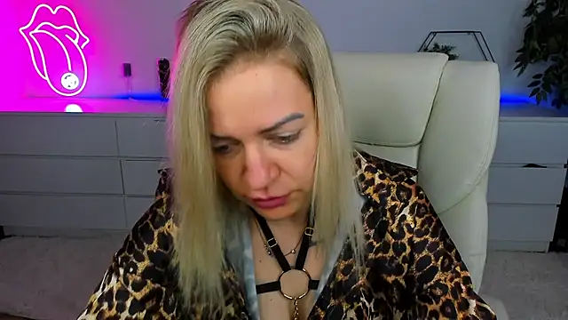 Anna Snows online show from 10/03/25, 05:37