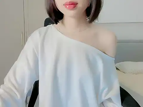 ggLovee online show from 11/23/25, 10:53