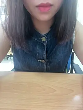 Snapshot of -NhaKy22 chatting on 04/09/26, 01:49 -NhaKy22 online show from 04/09/26, 01:49