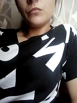 Snapshot of Jenevaonlovex chatting on 10/31/25, 10:05 Jenevaonlovex online show from 10/31/25, 10:05