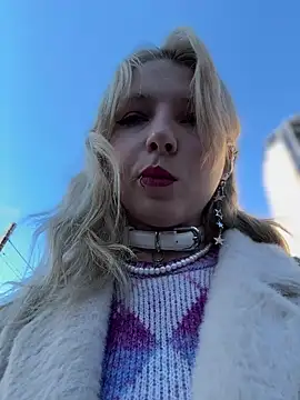 EveLittleSinner online show from 10/17/25, 09:45