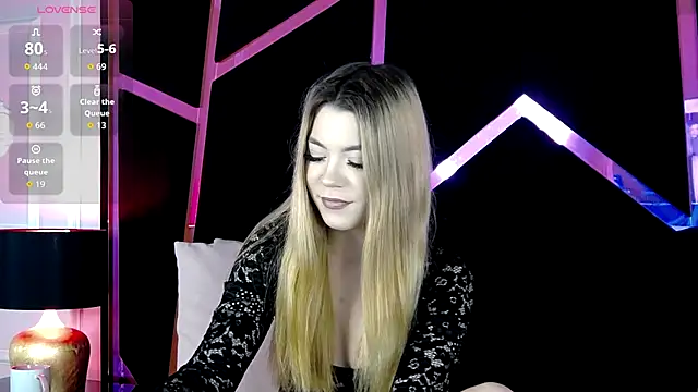 Breezelle online show from 12/15/25, 05:50