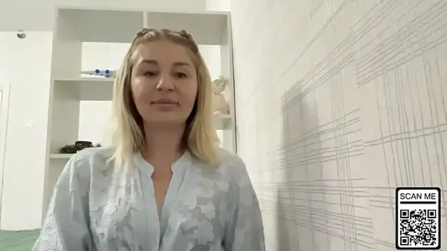 Blondie xoxoxo online show from 11/18/25, 12:42