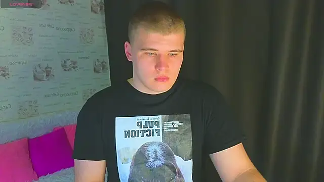 Snapshot of kittenmurr chatting on 10/16/25, 04:30 kittenmurr online show from 10/16/25, 04:30