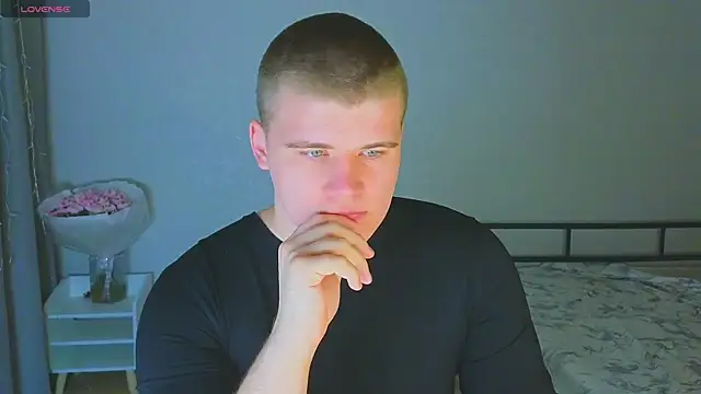 Snapshot of kittenmurr chatting on 11/03/25, 09:16 kittenmurr online show from 11/03/25, 09:16