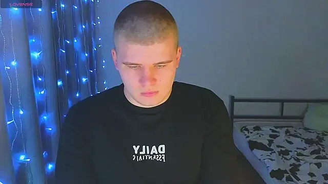 kittenmurr online show from 12/03/25, 07:45