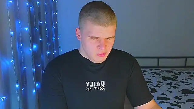 kittenmurr online show from 12/05/25, 08:38