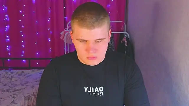 kittenmurr online show from 03/31/26, 01:44