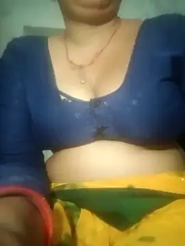 Snapshot of cut_renukadevi chatting on 09/18/25, 03:25 cut renukadevi online show from 09/18/25, 03:25