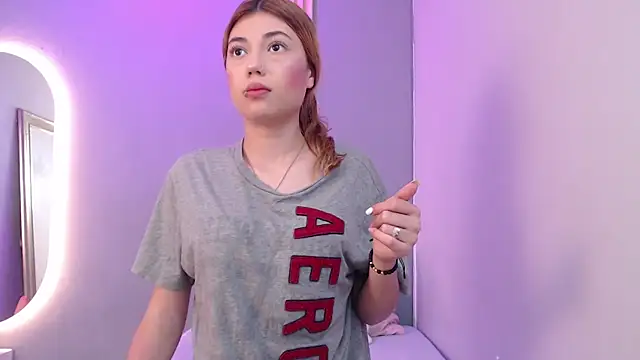 Sara slim online show from 10/21/25, 02:40