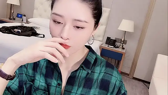 Ianxuan online show from 10/31/25, 03:51