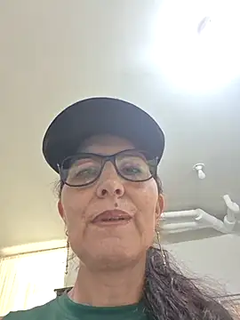 Snapshot of swity_foster chatting on 05/20/26, 06:25 swity foster online show from 05/20/26, 06:25