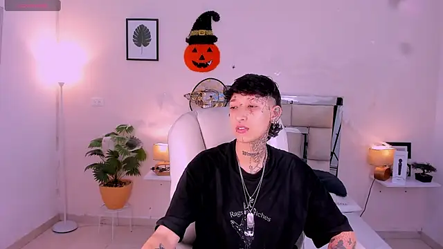 Luci Rose online show from 10/30/25, 02:46