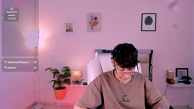 Luci Rose online show from 11/15/25, 02:02