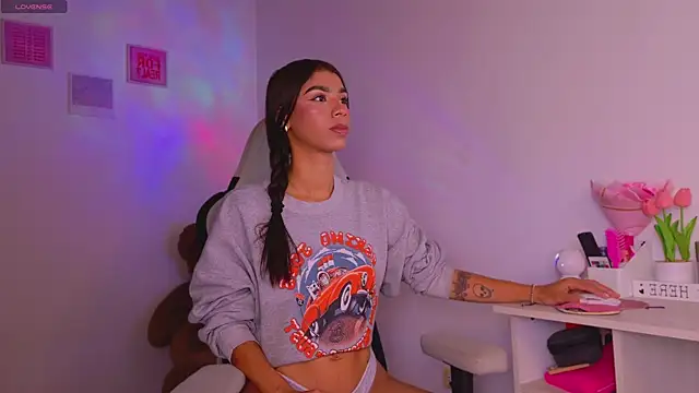 BrunetteAdams001 online show from 01/17/26, 05:45