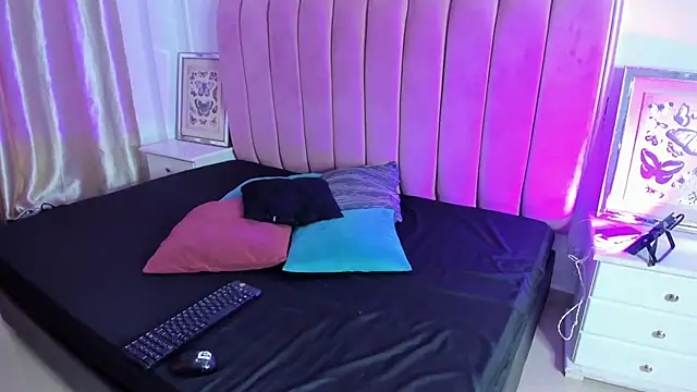 Tessa Sinclaire online show from 09/30/25, 08:25