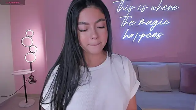 NataliaGaret online show from 05/17/26, 04:47