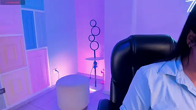 AyshelBrown online show from 10/21/25, 03:40