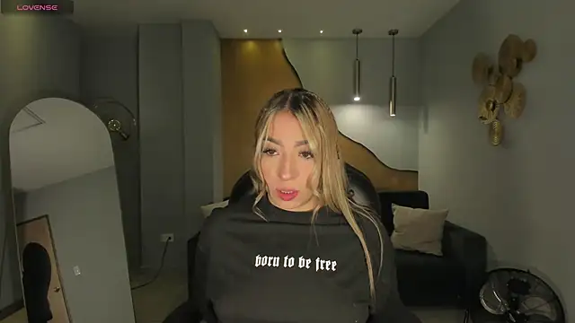 LizzCooper online show from 11/05/25, 04:12