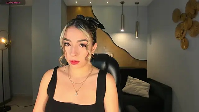 LizzCooper online show from 11/08/25, 04:01