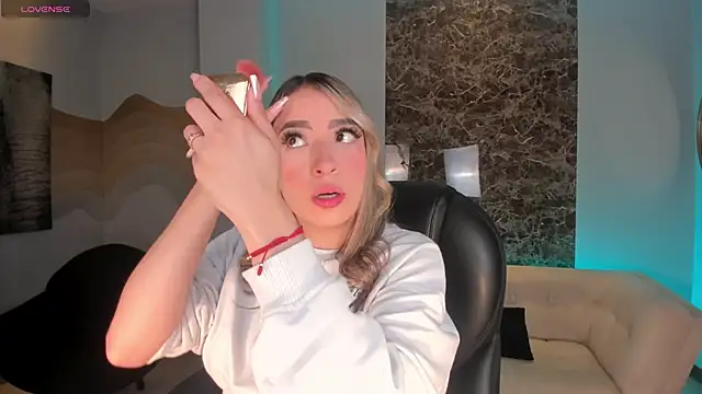 LizzCooper online show from 11/14/25, 04:11