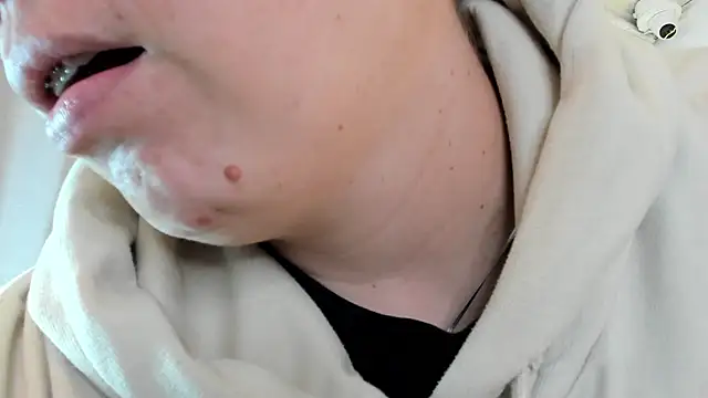 Snapshot of Ashley_Monroe chatting on 10/27/25, 11:36 Ashley Monroe online show from 10/27/25, 11:36