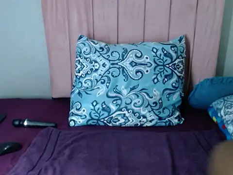 SWEETBERRYxXx online show from 11/11/25, 05:46