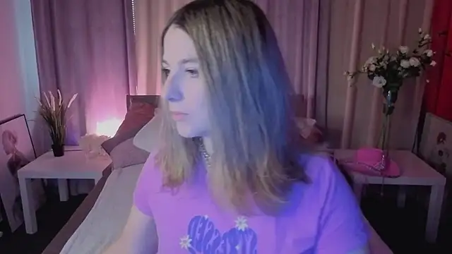 Snapshot of evafolver chatting on 10/11/25, 06:12 evafolver online show from 10/11/25, 06:12