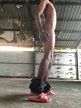 Snapshot of kavi1q1 chatting on 10/28/25, 12:58 kavi1q1 online show from 10/28/25, 12:58