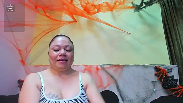 AtheneaArbelaez  online show from 10/29/25, 12:51