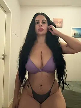 Snapshot of baddieworld1 chatting on 04/28/26, 11:04 baddieworld1 online show from 04/28/26, 11:04