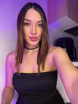 Bella-taylorr online show from 04/11/26, 04:50