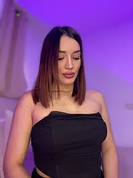 Bella-taylorr online show from 05/11/26, 11:38