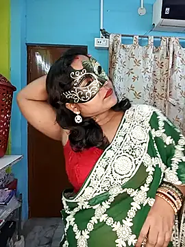 Snapshot of extreamhot1 chatting on 11/15/25, 07:10 extreamhot1 online show from 11/15/25, 07:10