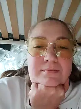 Kiss Eva online show from 11/02/25, 01:35