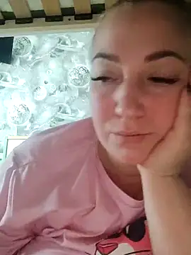 Kiss Eva online show from 11/16/25, 10:21