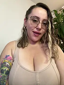 CurvyLust x online show from 04/17/26, 01:25