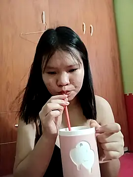 emyeuhss online show from 10/19/25, 01:34