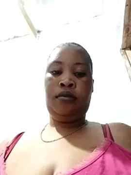 Snapshot of OCEANSQUITERXXX chatting on 05/02/26, 02:27 OCEANSQUITERXXX online show from 05/02/26, 02:27
