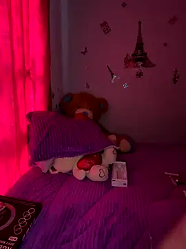 naomirouse  online show from 12/05/25, 06:37