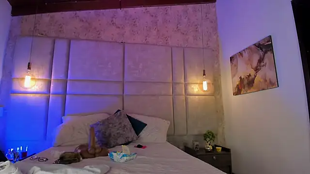 Mily Vermont online show from 04/18/26, 07:51