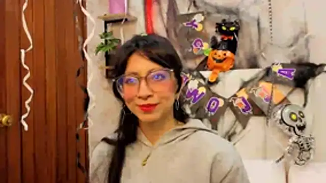 VioletxBloom online show from 10/22/25, 08:41