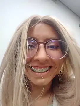 VioletxBloom online show from 11/29/25, 04:59