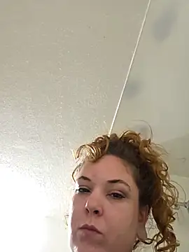 Snapshot of LacyLaurent chatting on 05/31/26, 10:33 LacyLaurent online show from 05/31/26, 10:33