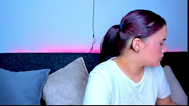 sweet lily26 online show from 09/23/25, 03:42