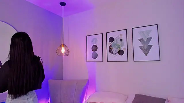 AmbarEvans  online show from 10/23/25, 12:04